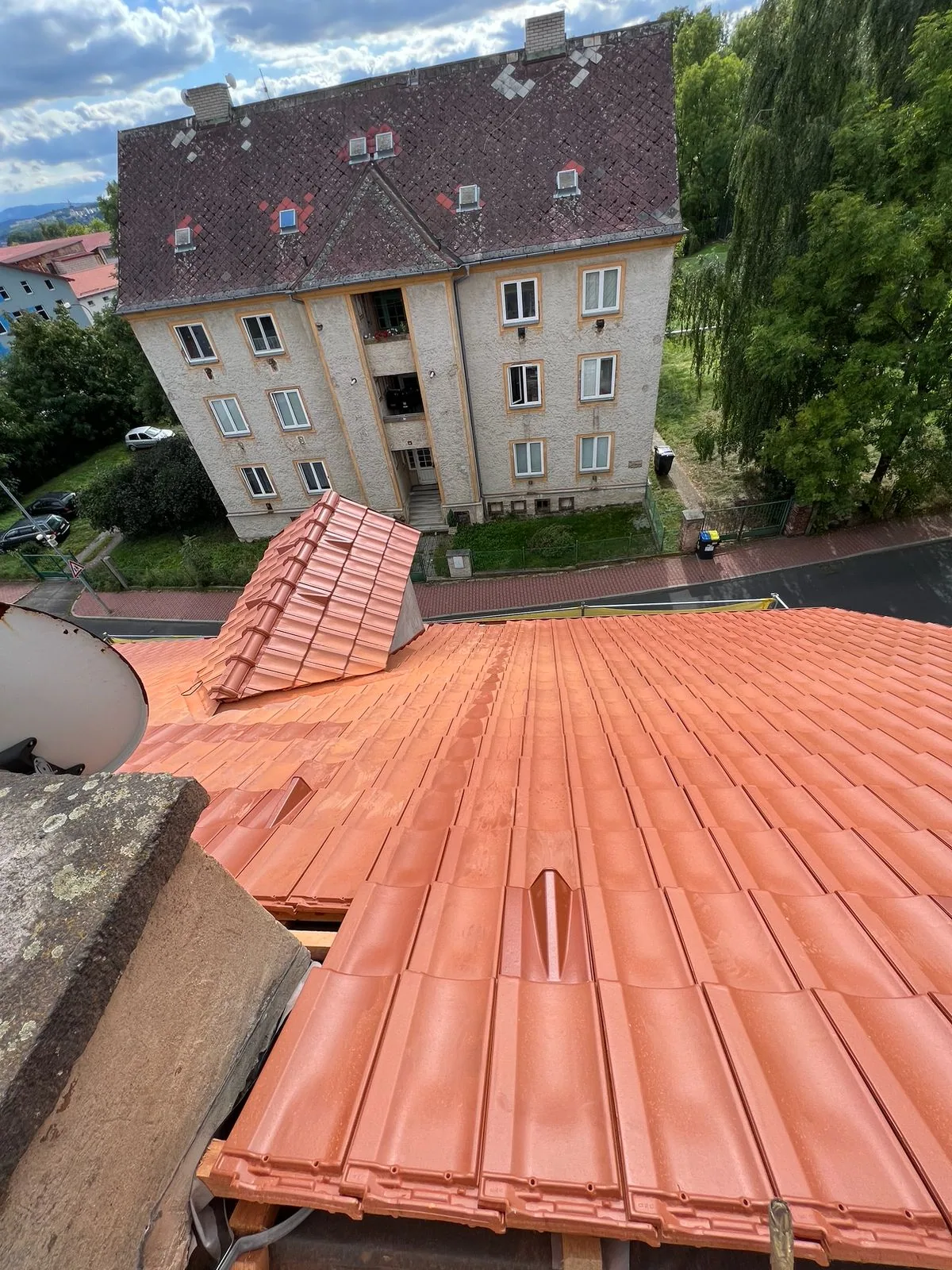 Pálené tašky Tondach Stodo na střeše rodinného domu v Dubí